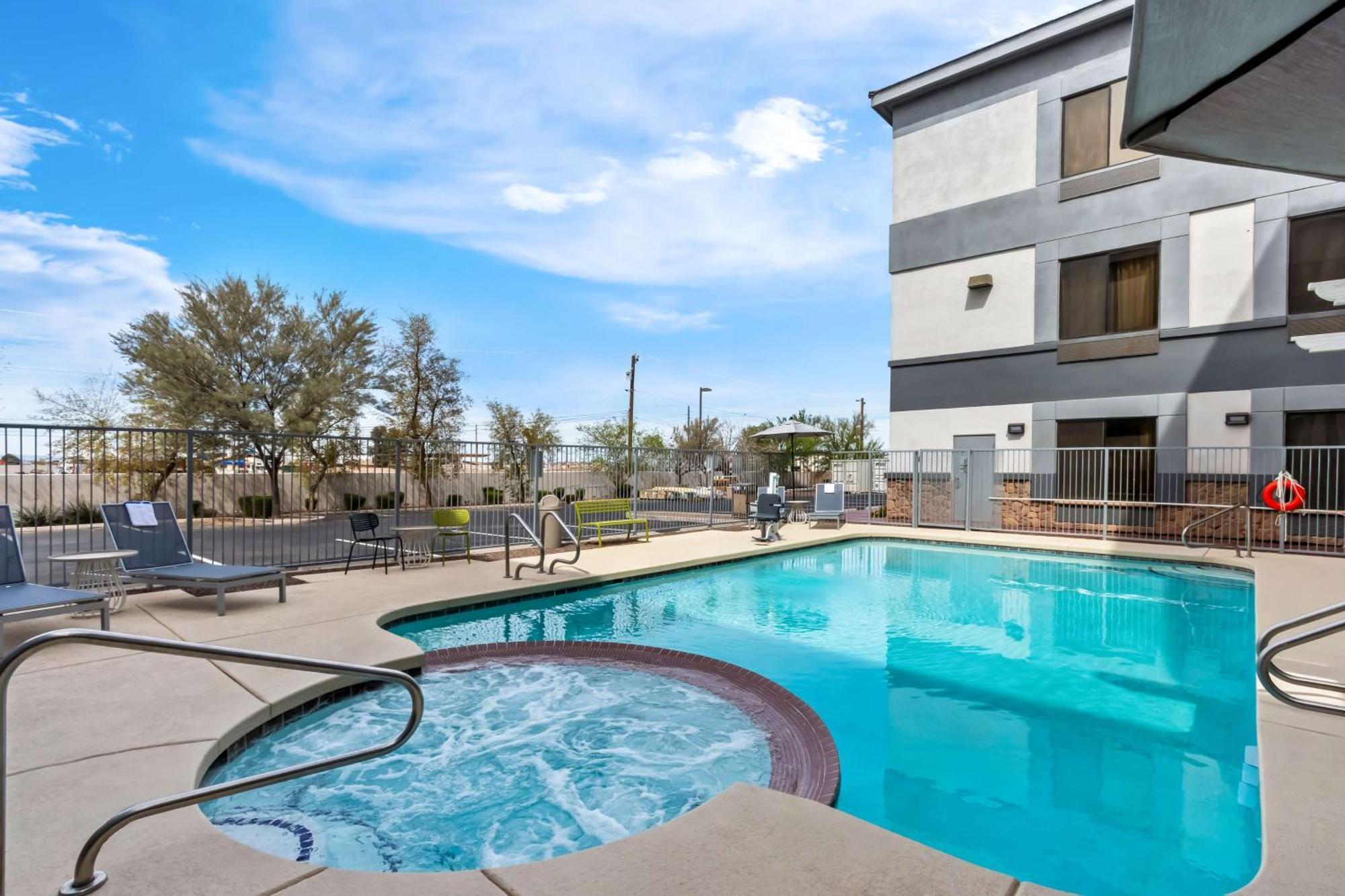 Spark By Hilton Phoenix East Mesa Bagian luar foto